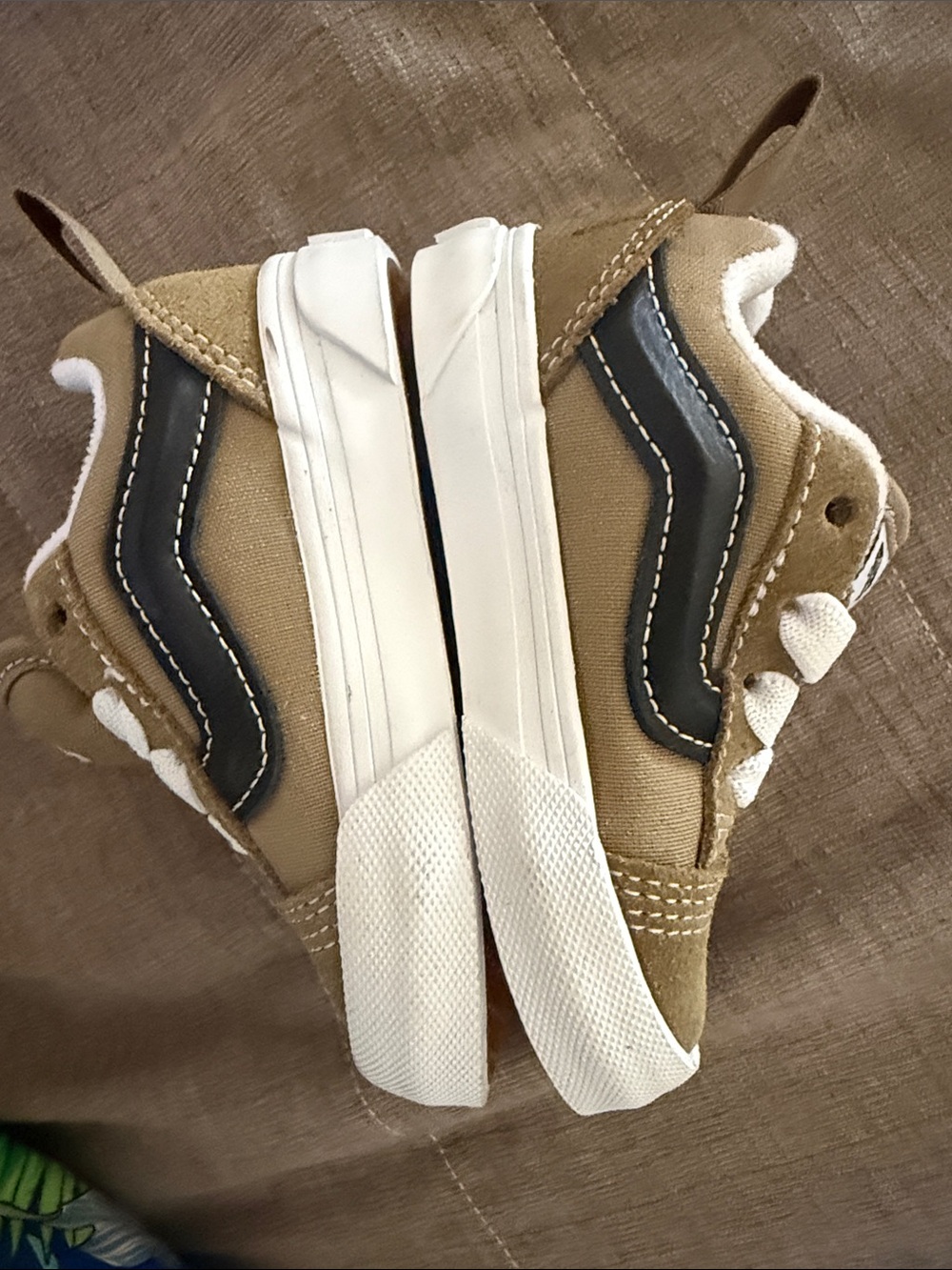 Vans Knu Skool Kids Olive Tan and White Low Top Elastic lace Sneakers 5.5 Todler - Picture 7 of 7